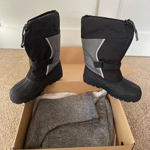 LL Bean Black/Gray Boots Boys size 7